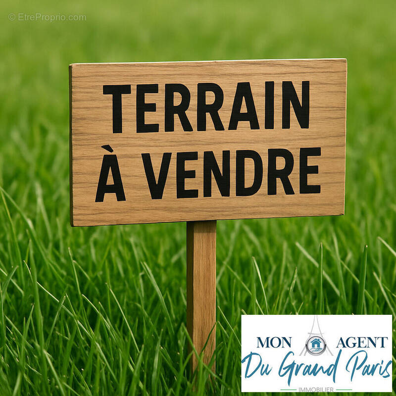 Terrain à SACLAY
