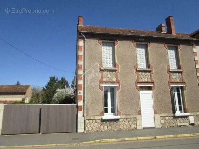 Maison à VARENNES-SUR-ALLIER