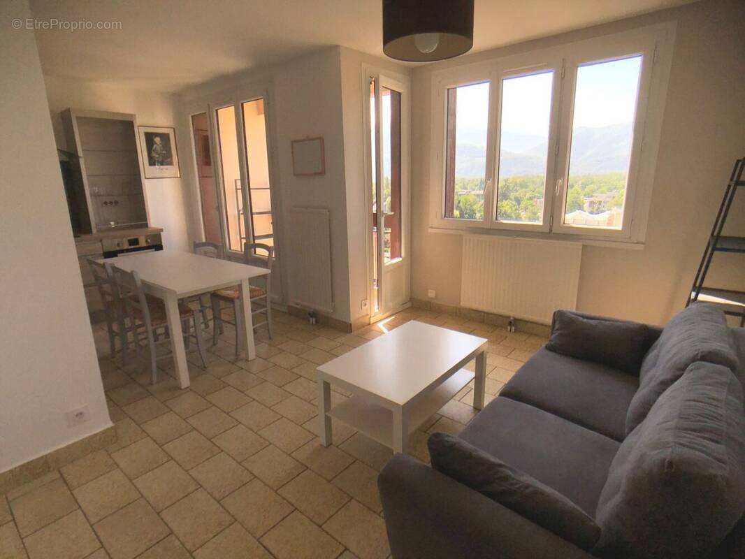 Appartement à MEYLAN