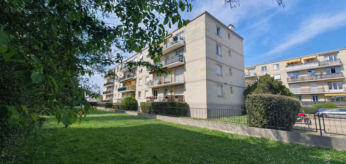 Appartement à L&#039;HAY-LES-ROSES