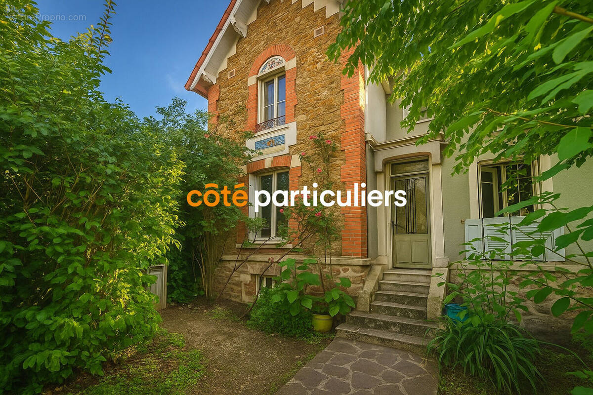 Maison à SAINT-MAUR-DES-FOSSES