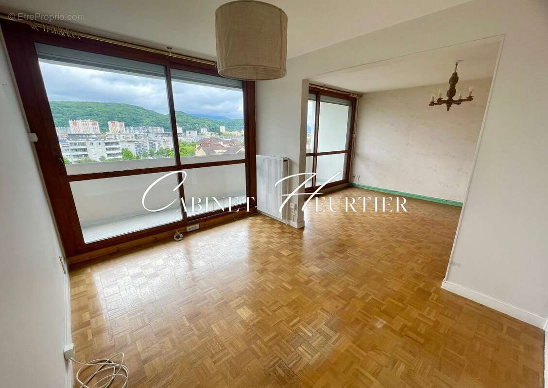 Appartement à ECHIROLLES
