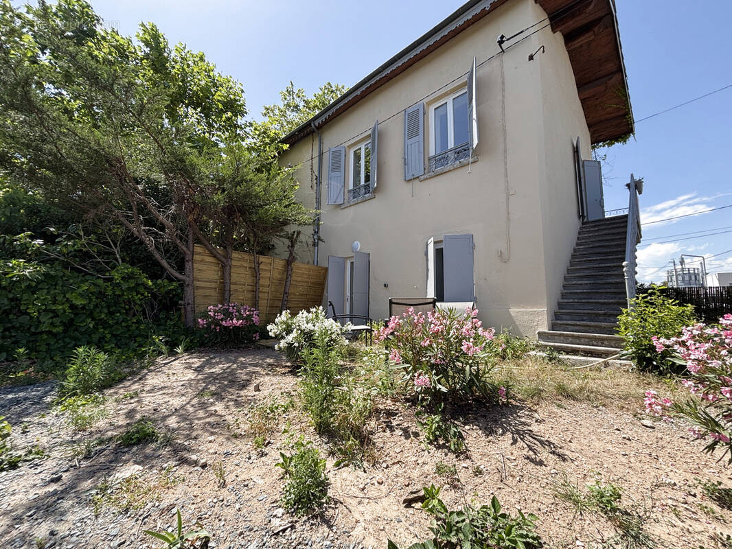 Maison à VAUGNERAY