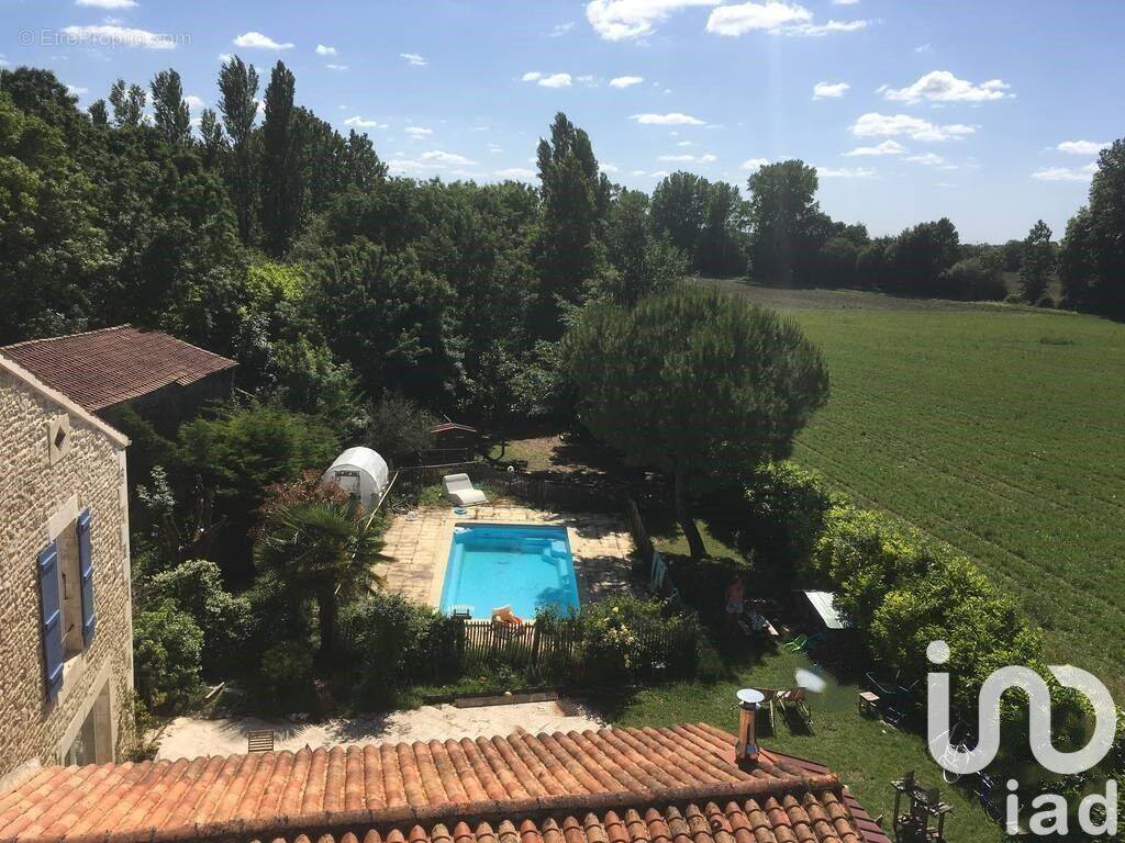 Photo 1 - Maison à SAINT-PIERRE-D&#039;AMILLY