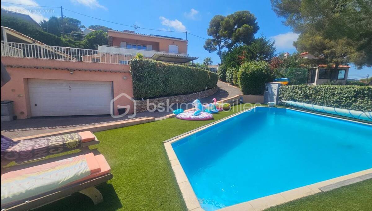 Maison à ROQUEBRUNE-SUR-ARGENS