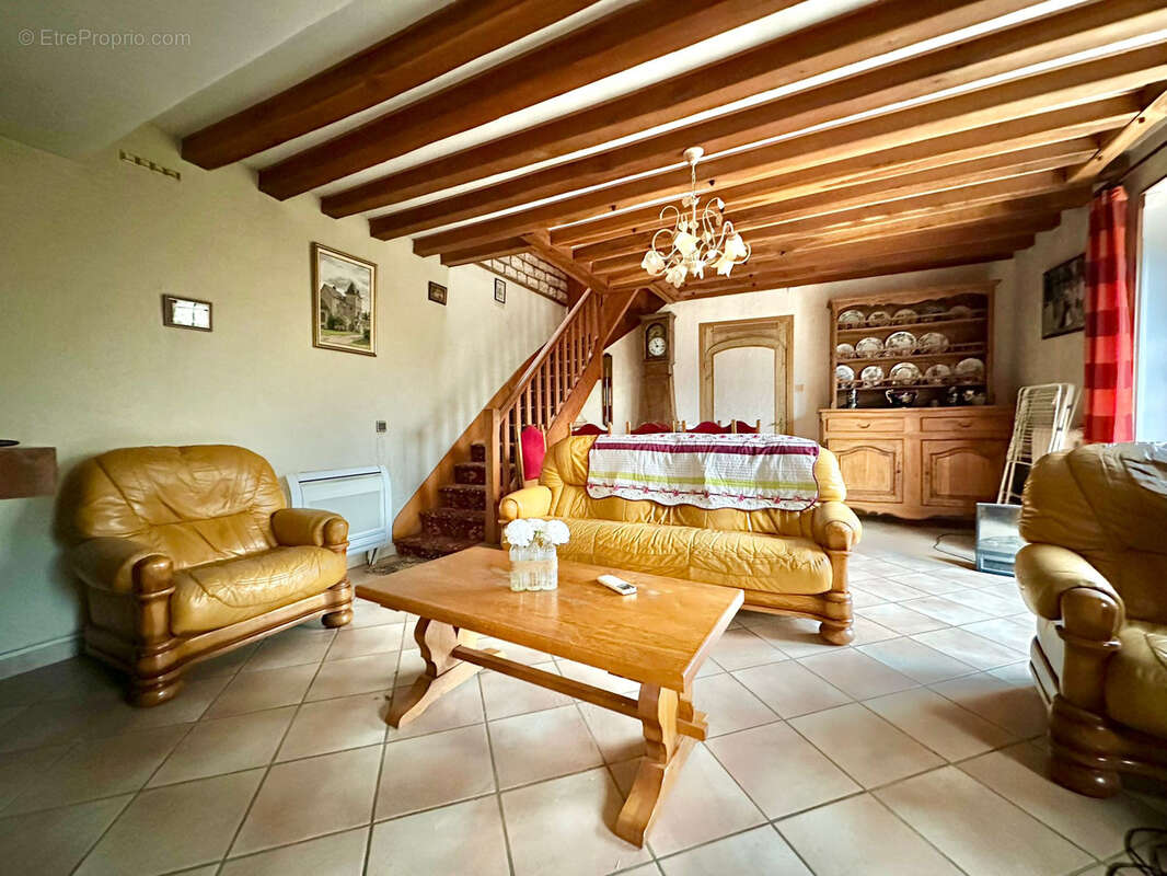 Maison à VERNEUIL-EN-HALATTE