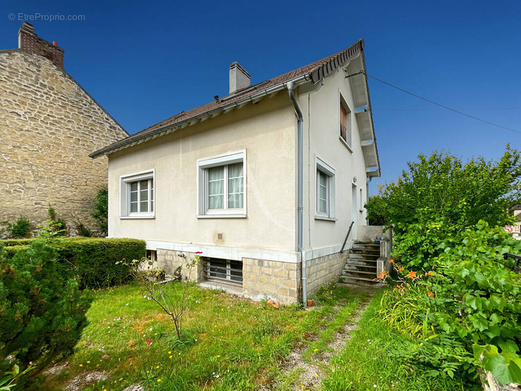 Maison à MERY-SUR-OISE
