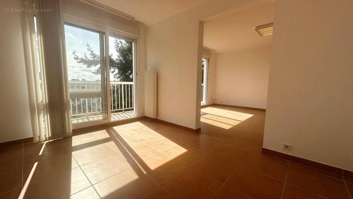 CHAMBRE AVEC BALCON - Appartement à ERMONT