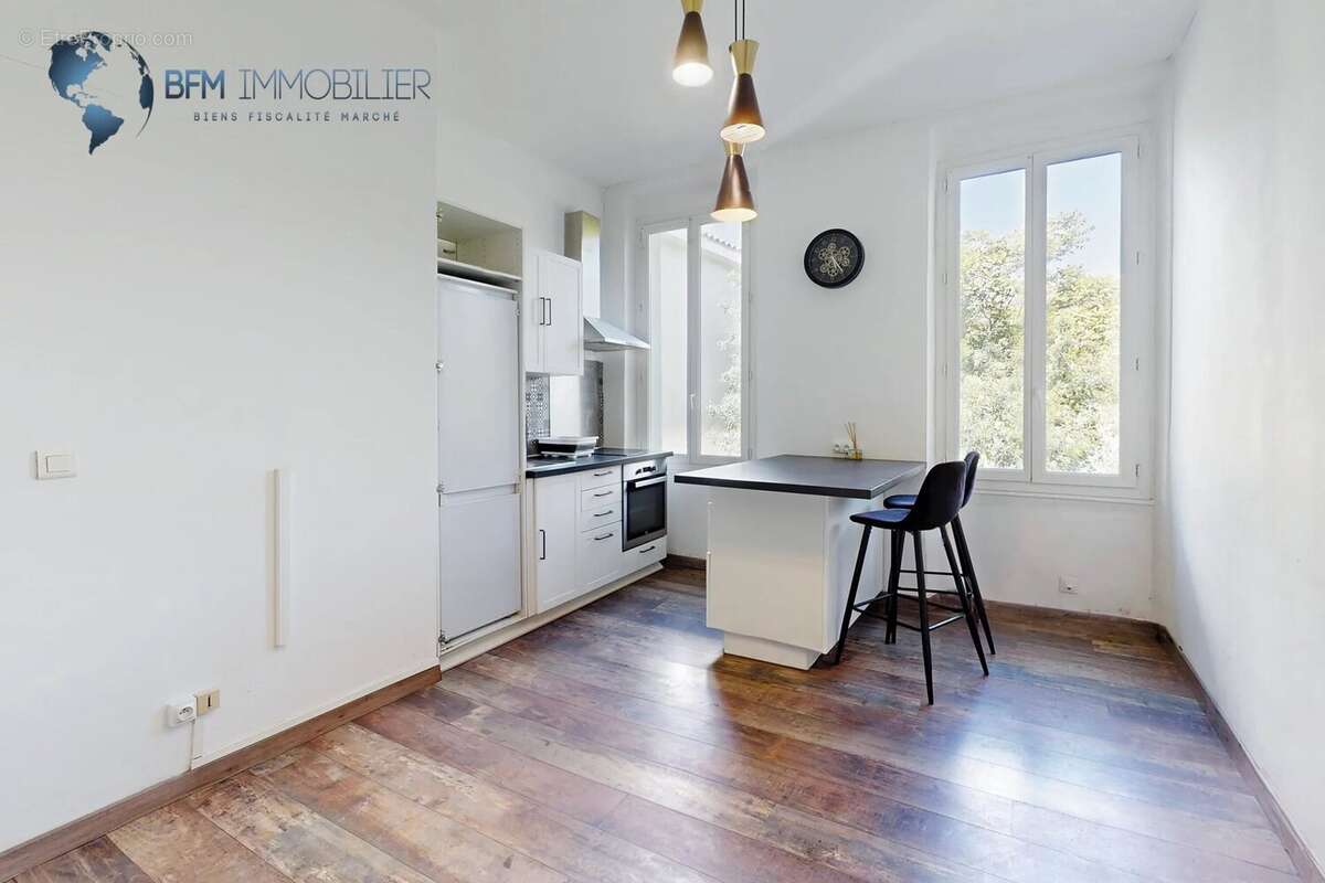 Appartement à ROQUEVAIRE