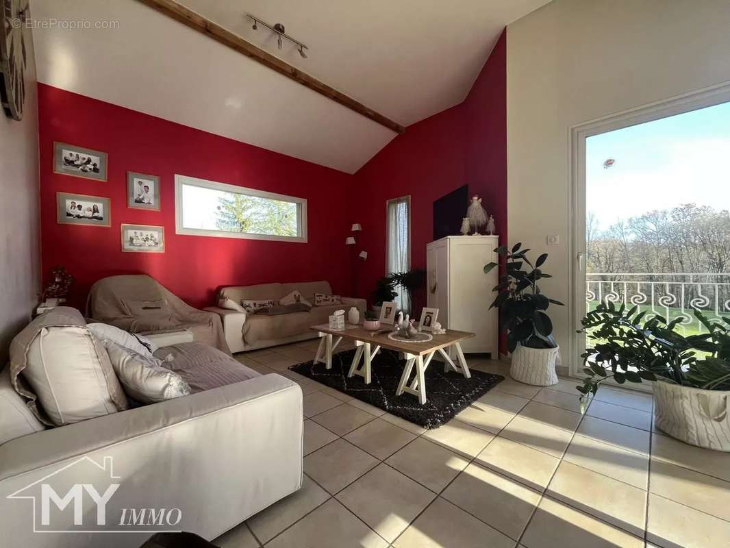 Maison à PINEUILH