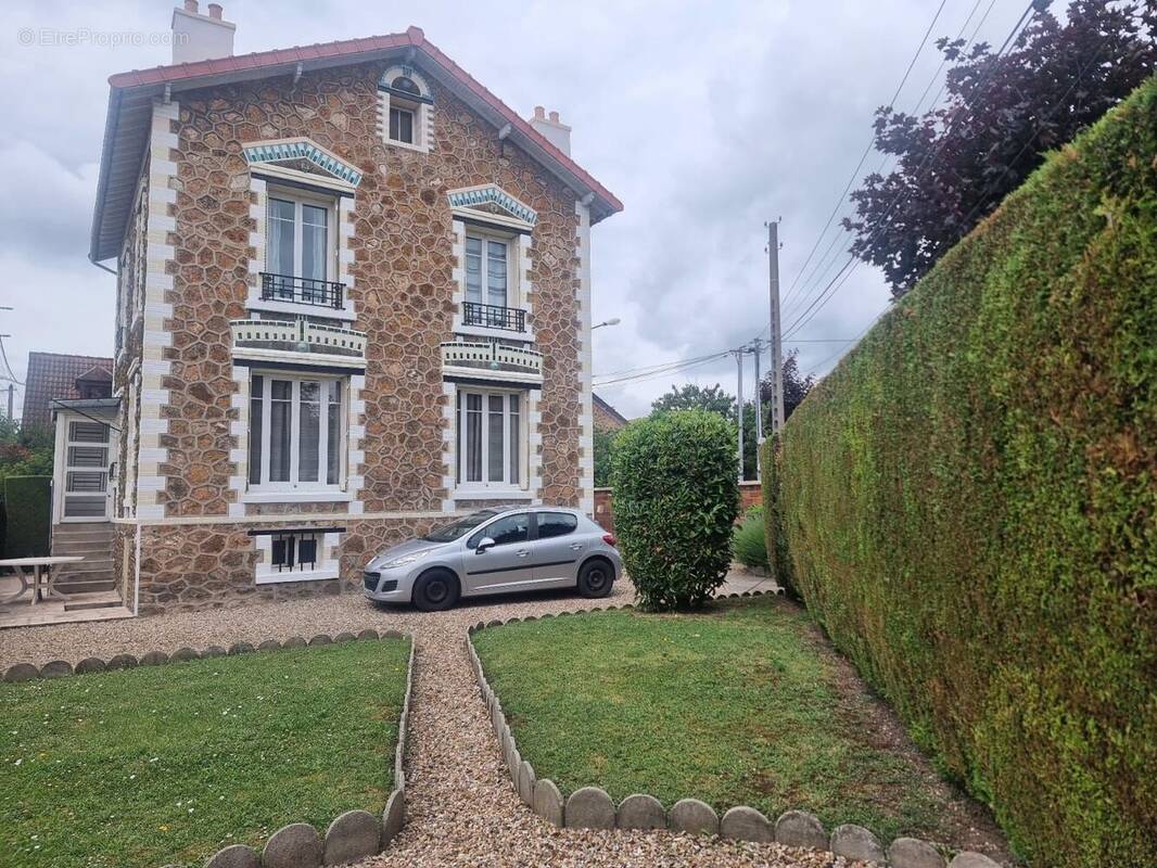 Maison à STAINS