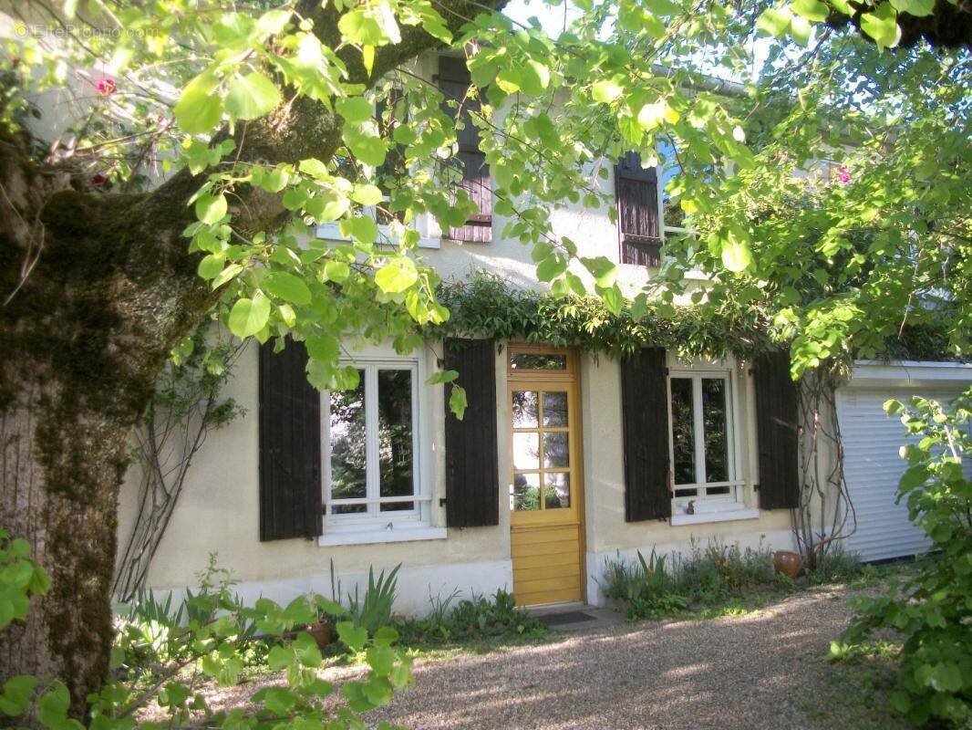 Maison à SAINT-YRIEIX-LA-PERCHE