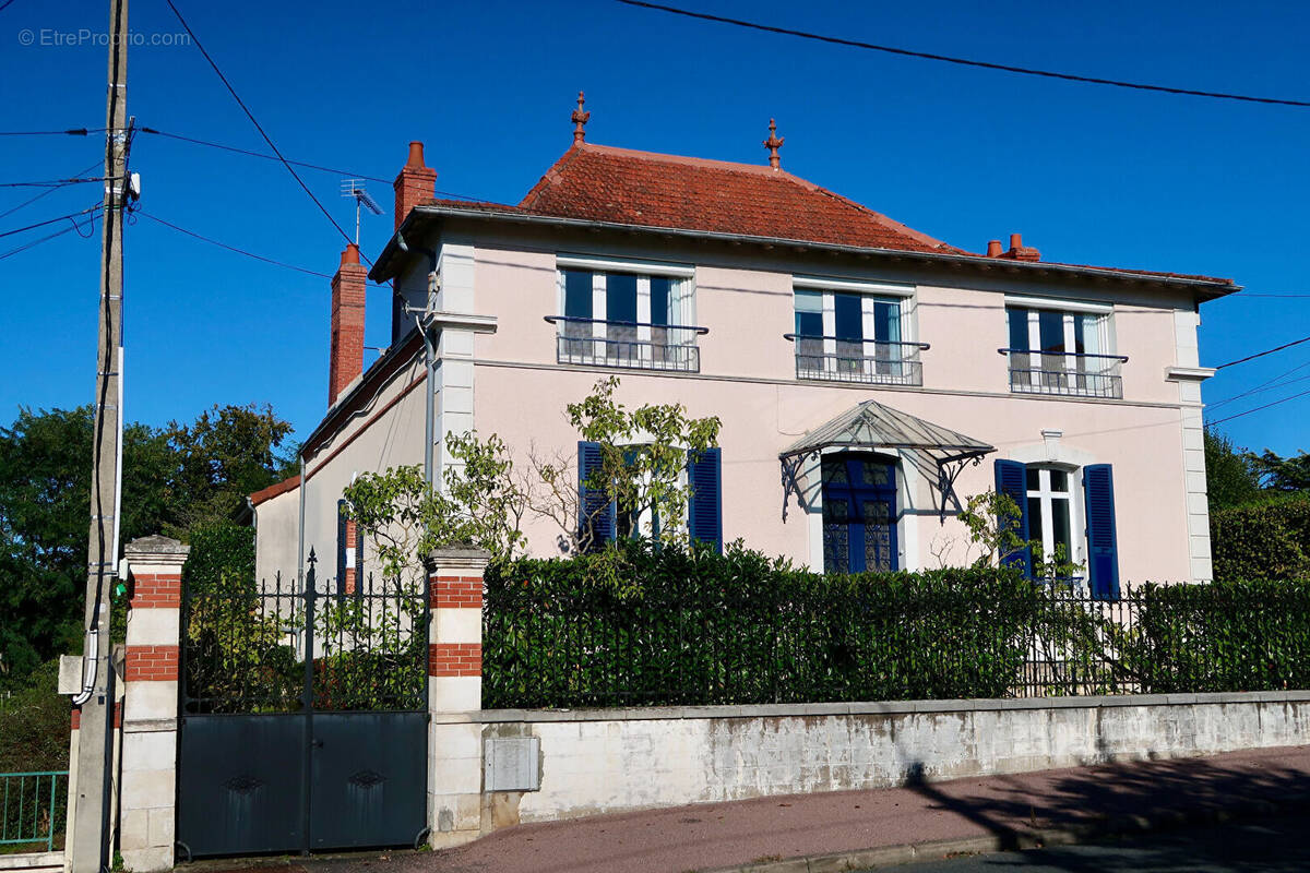 Maison à MONTLUCON
