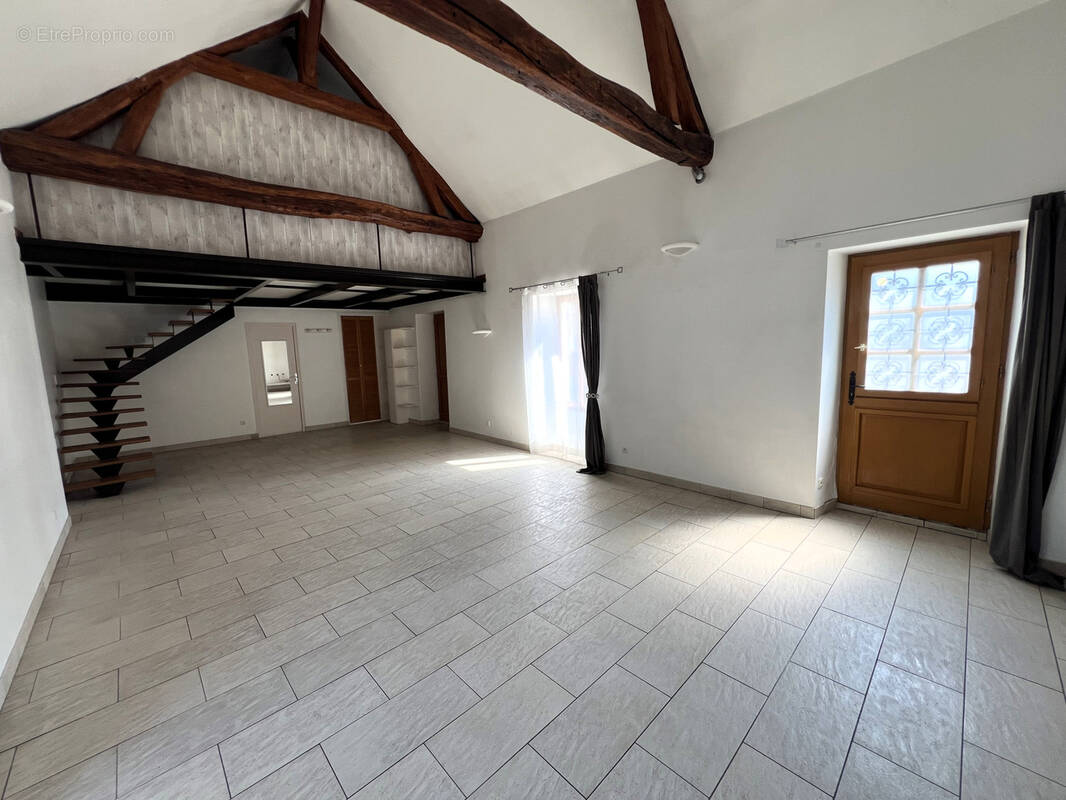 Maison à LA QUEUE-LES-YVELINES