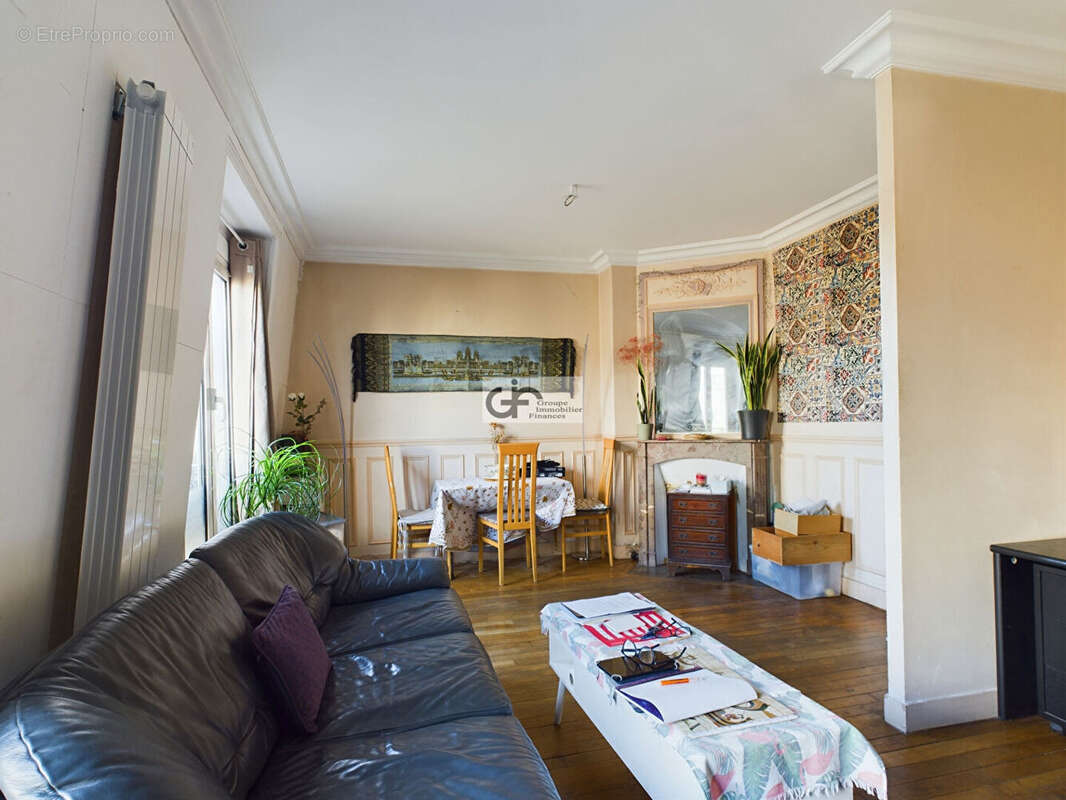Appartement à PARIS-16E