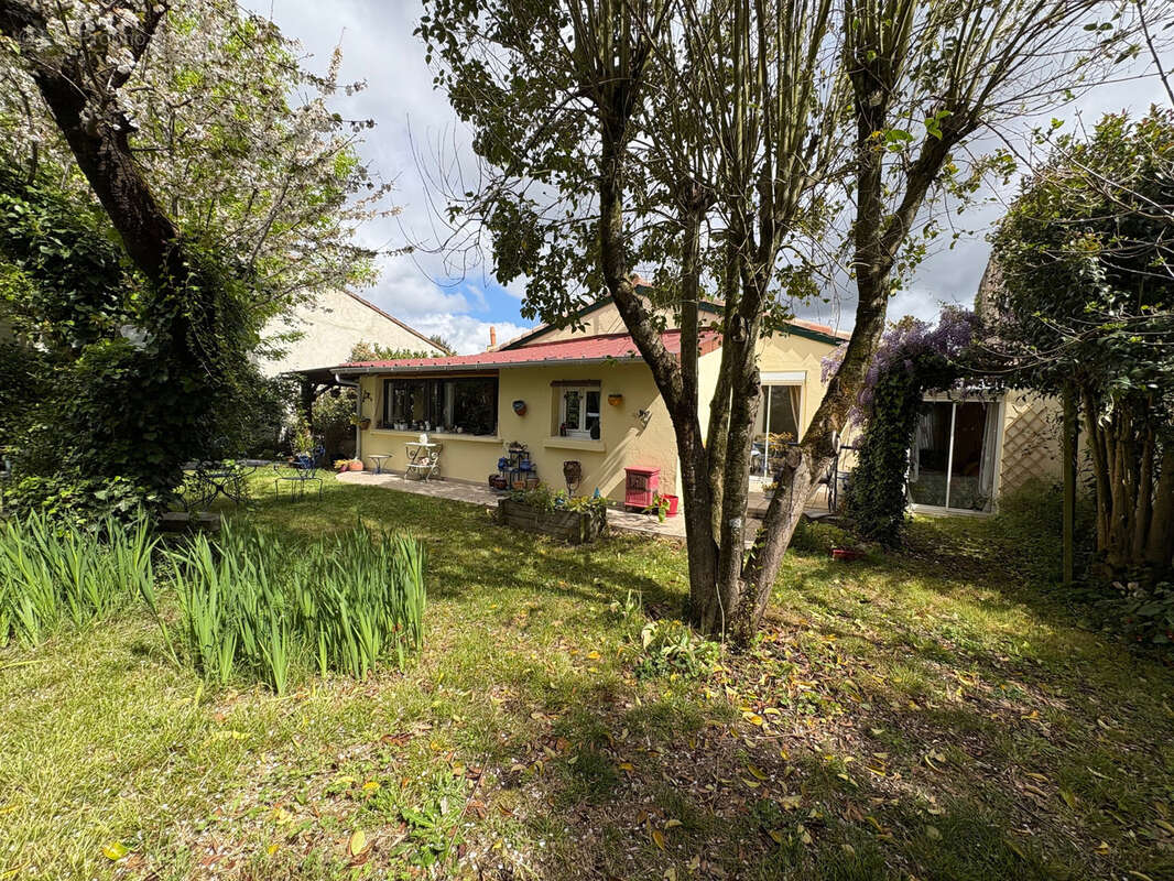 Maison à FROUZINS