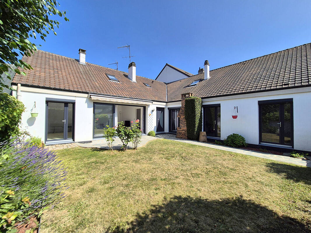 Maison à ELANCOURT