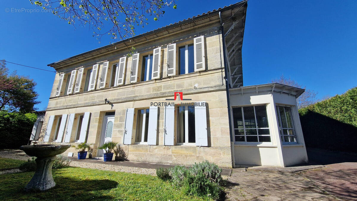 Maison à TAURIAC