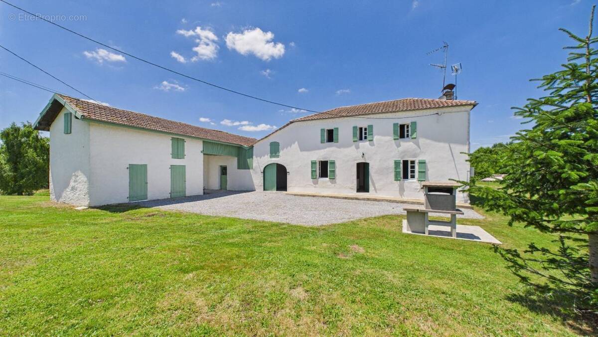 Maison à HAGETMAU