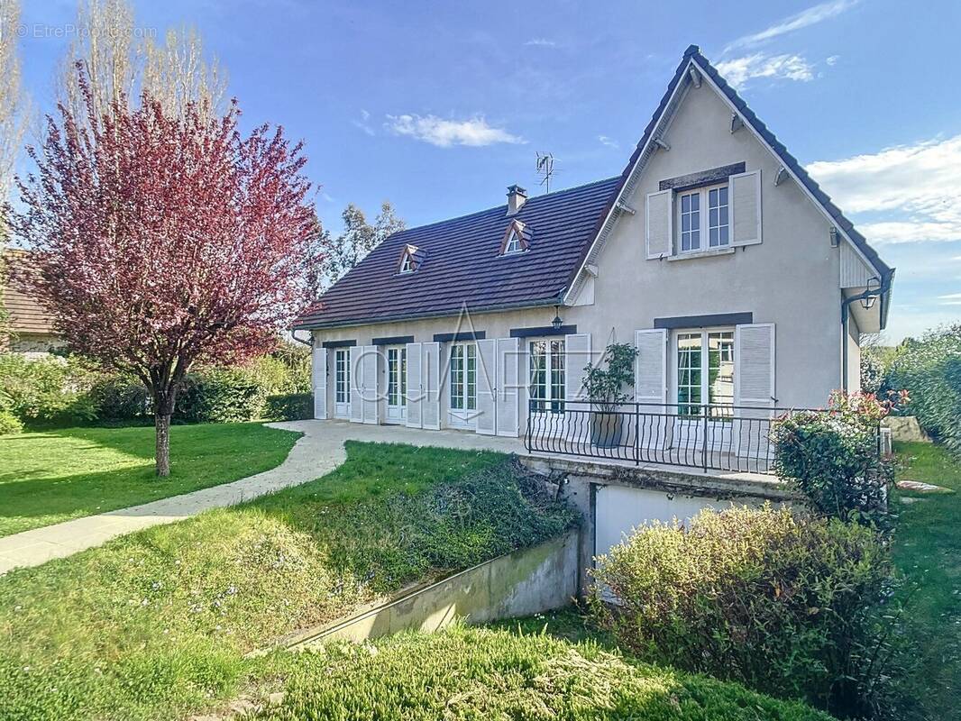 Maison à MARINES