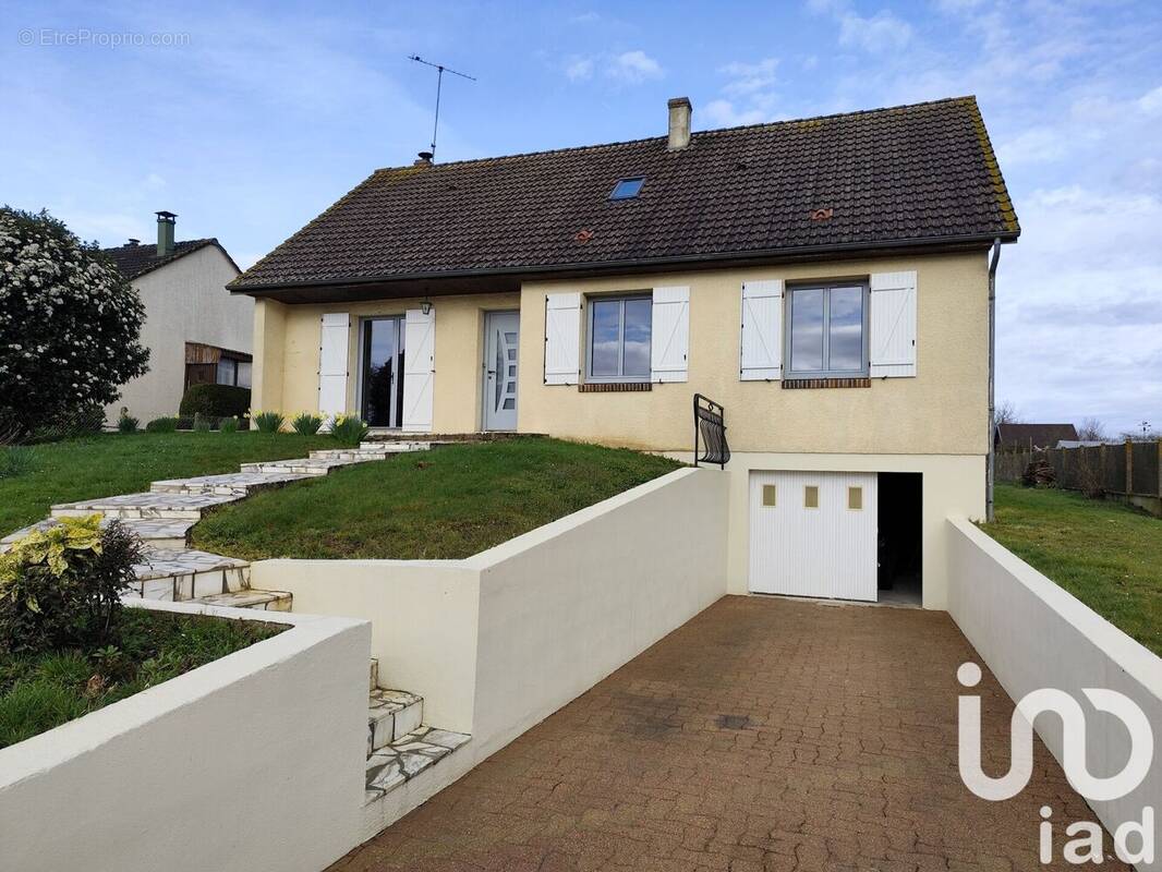 Photo 1 - Maison à LA BAZOCHE-GOUET