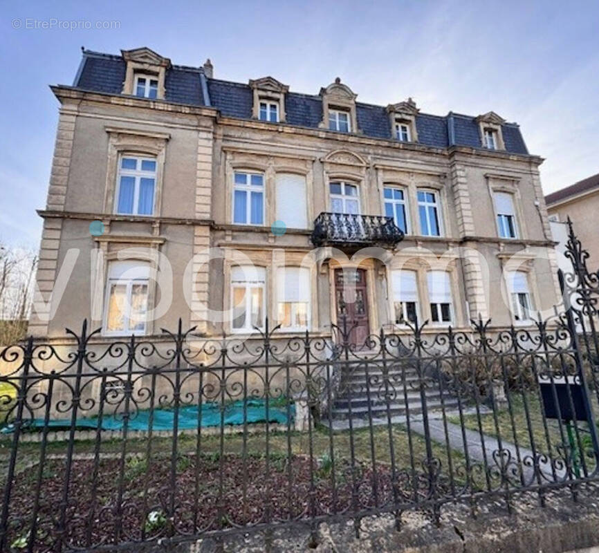 Appartement à ARS-SUR-MOSELLE