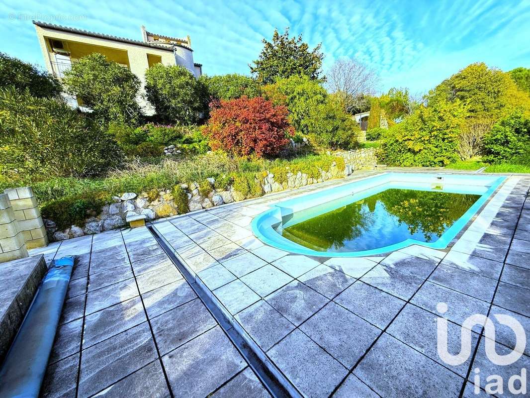 Photo 2 - Maison à LA GARDE-ADHEMAR
