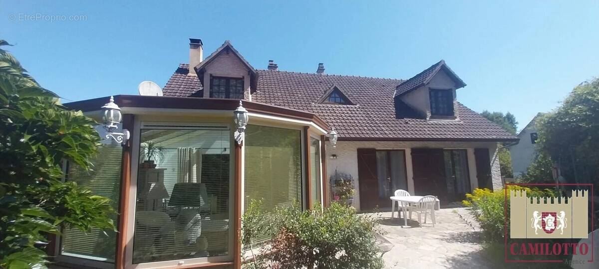 Maison à EPERNON