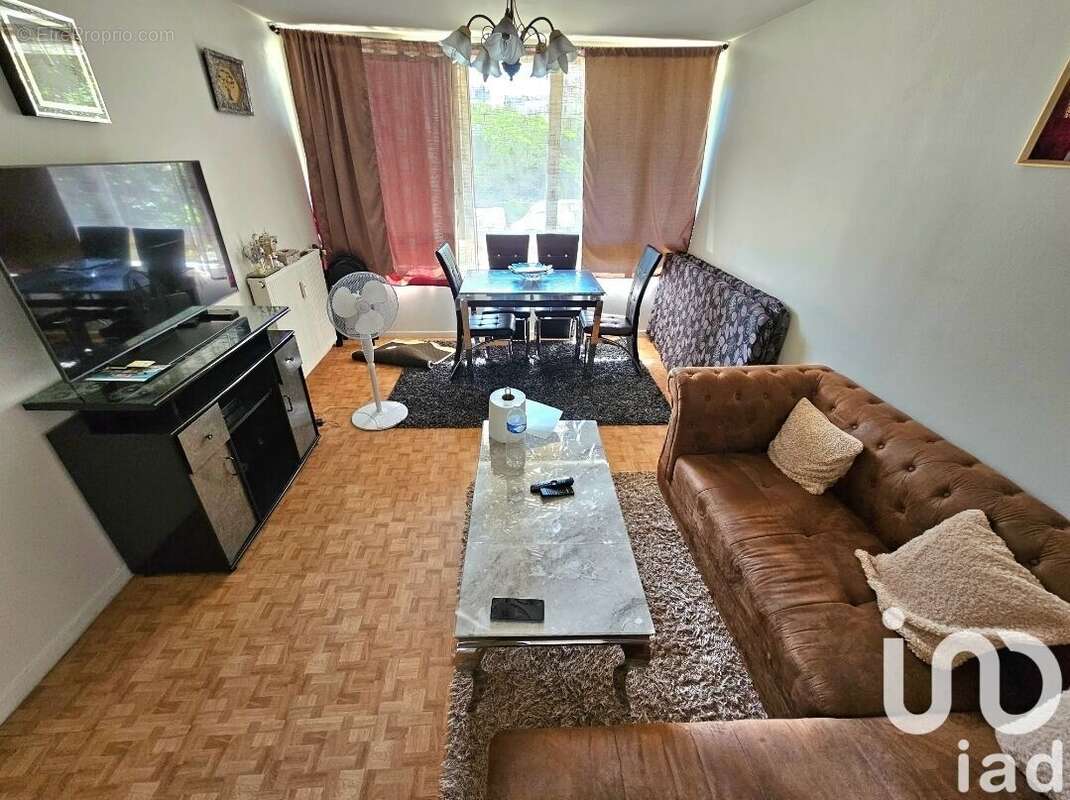 Photo 2 - Appartement à AUBERVILLIERS