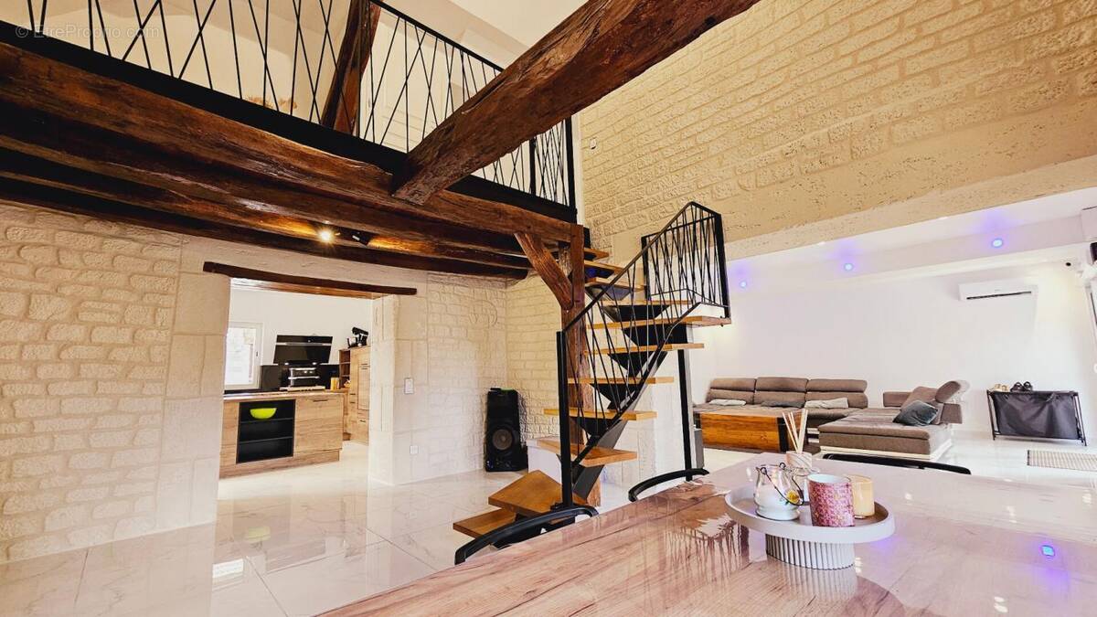 Maison à MEHUN-SUR-YEVRE