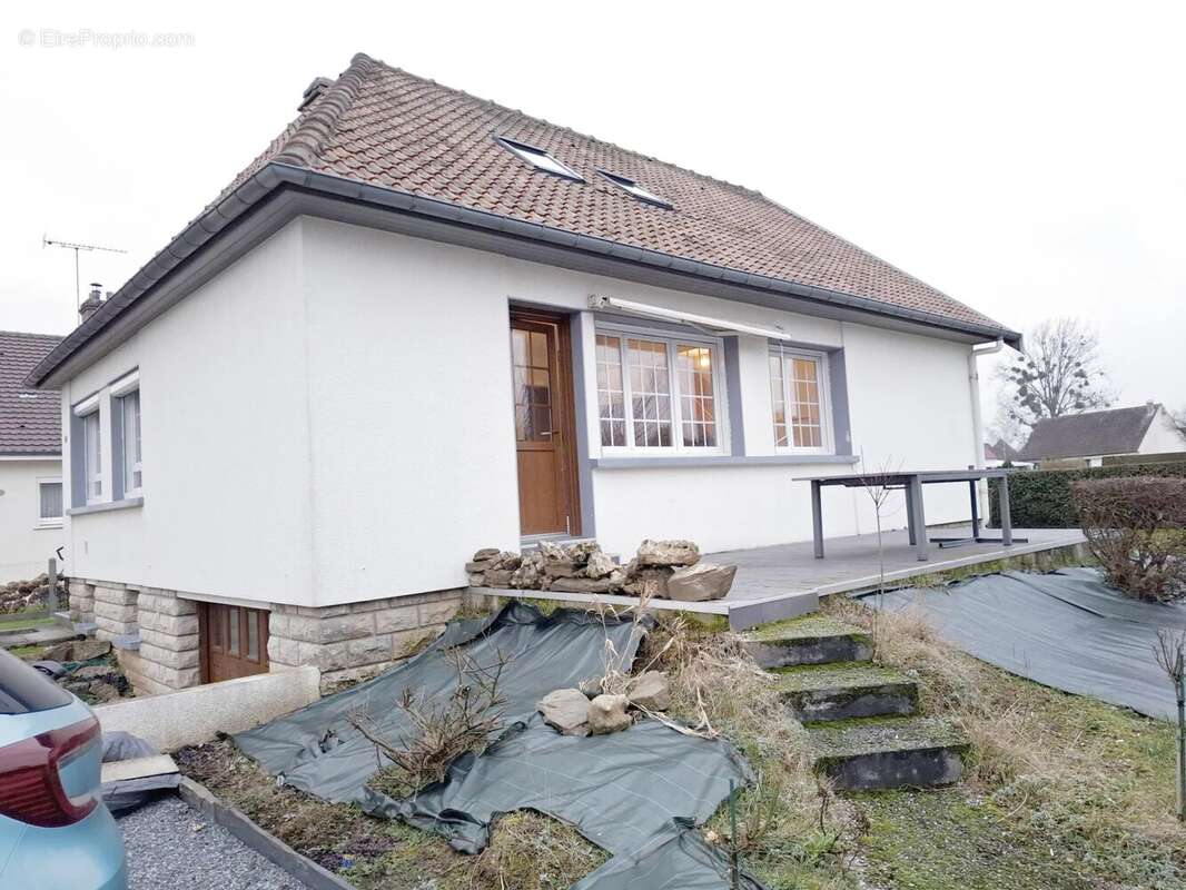 Maison à GRANDVILLIERS