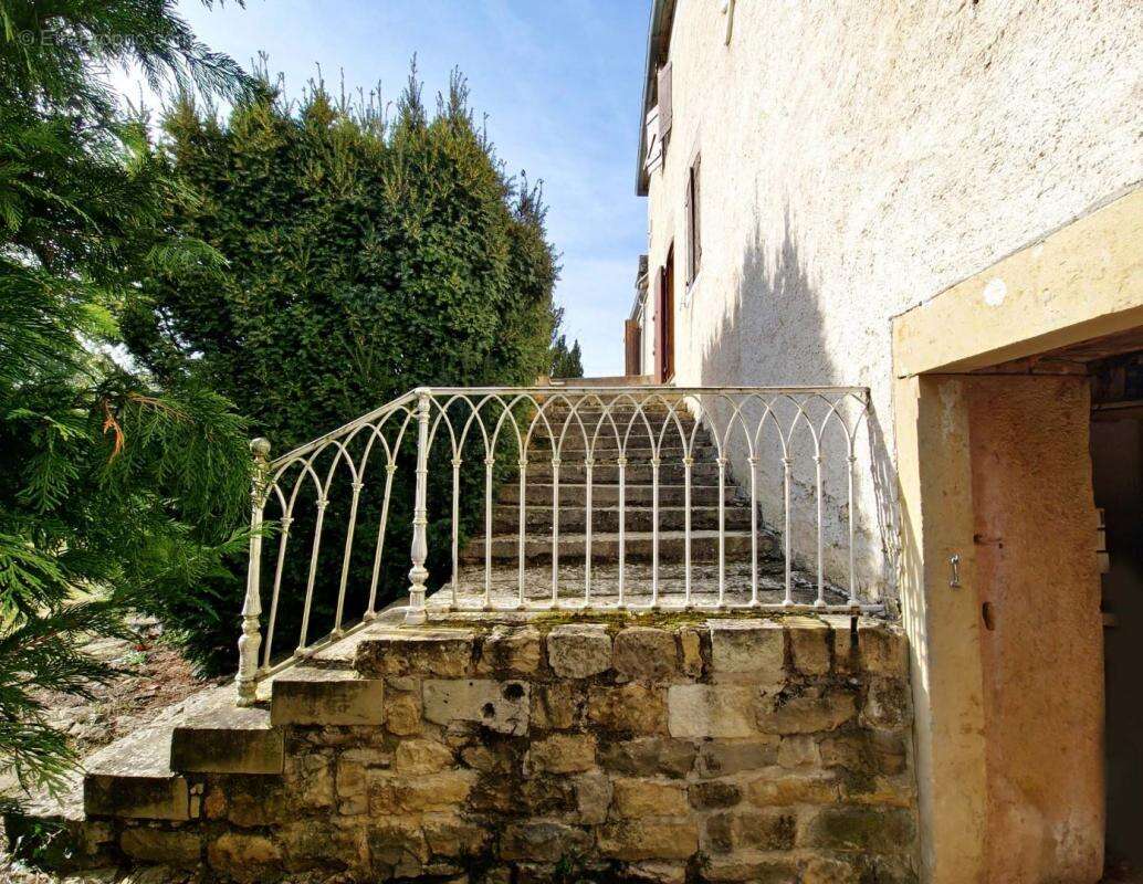Maison à PUYLAGARDE