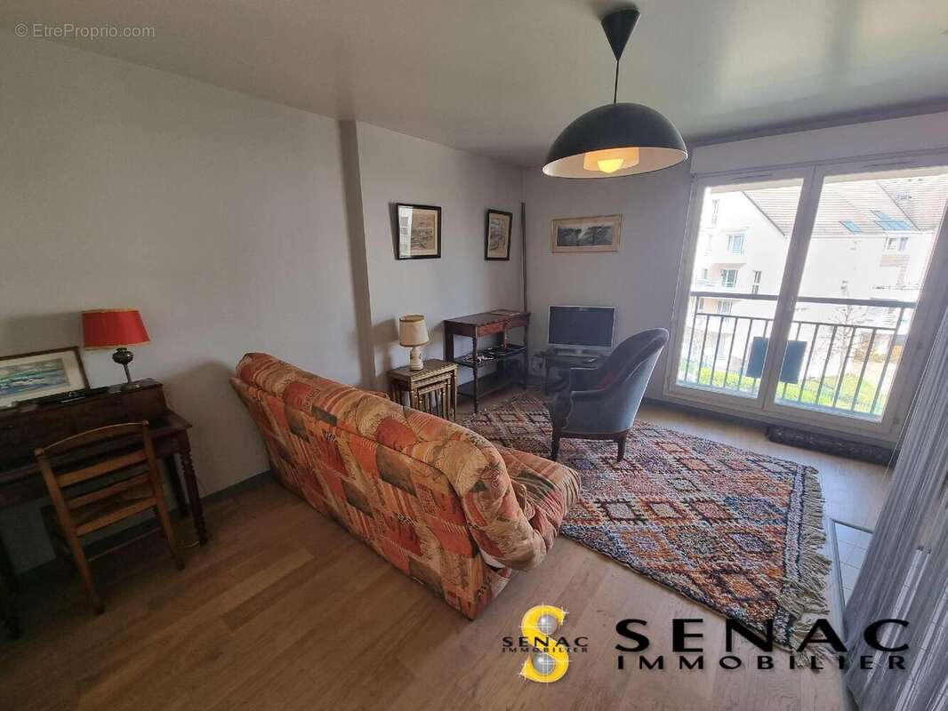 Appartement à BEAUCHAMP