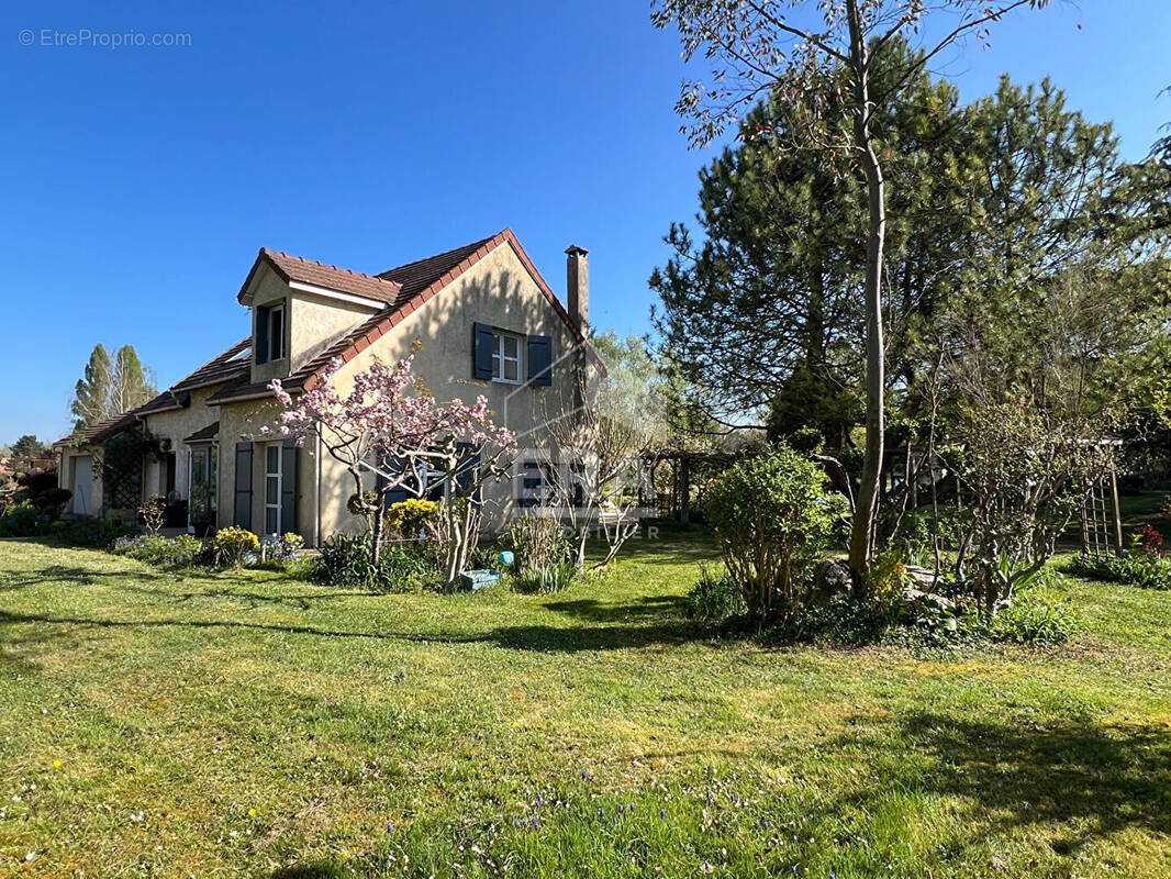 Maison à GERMIGNY-L&#039;EVEQUE