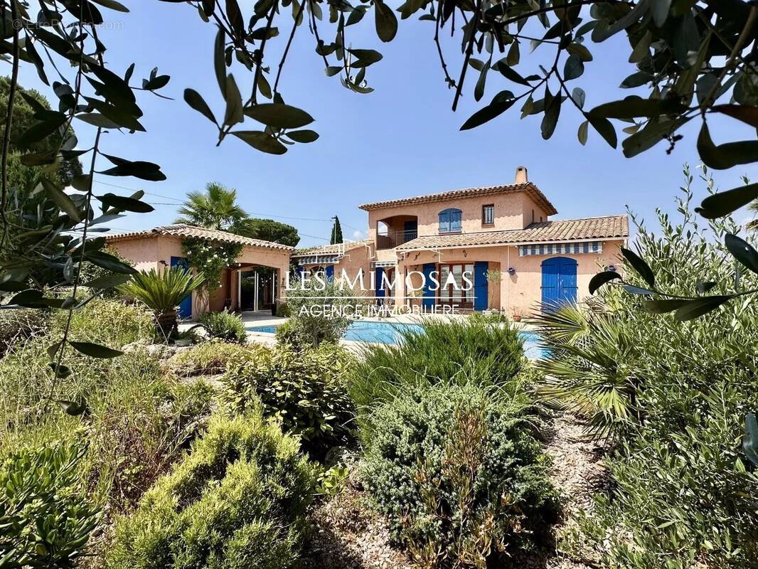 Maison à LE MUY