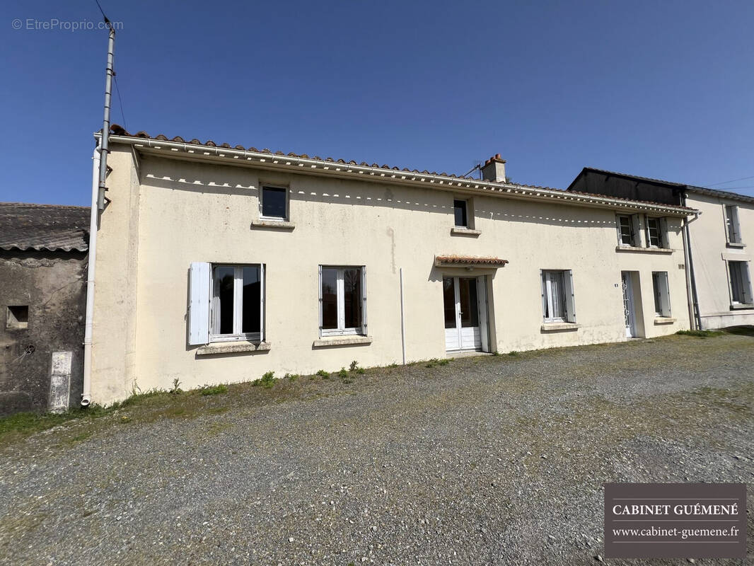 Maison à VIEILLEVIGNE