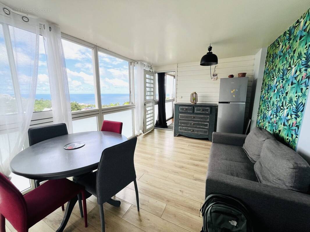 Appartement à LES AVIRONS