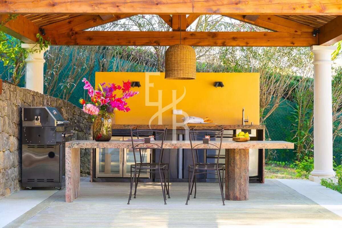 Maison à MOUGINS