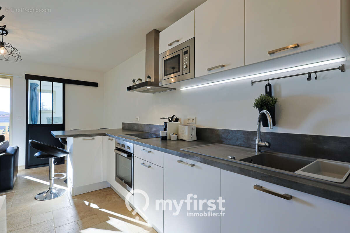 Appartement à LA LONDE-LES-MAURES