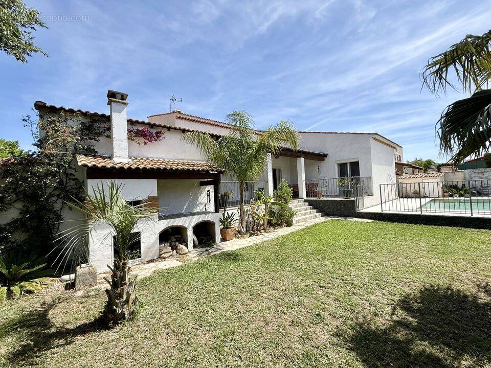 Fos-sur-Mer maison T5 à vendre - 3 chambres - terrain 595m2 - - Maison à FOS-SUR-MER