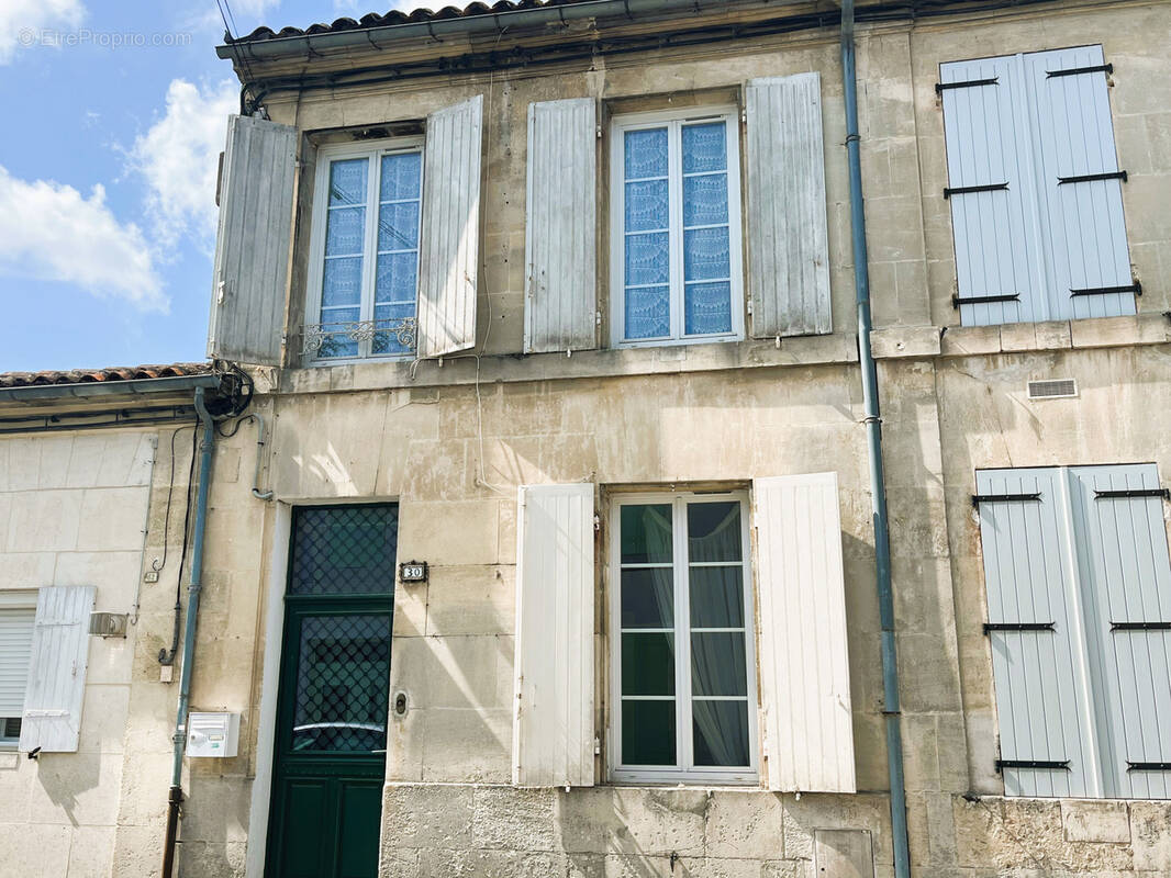 Maison à MESNAC