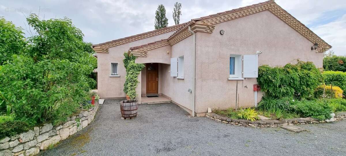 Maison à SAINT-PIERRE-D&#039;EYRAUD