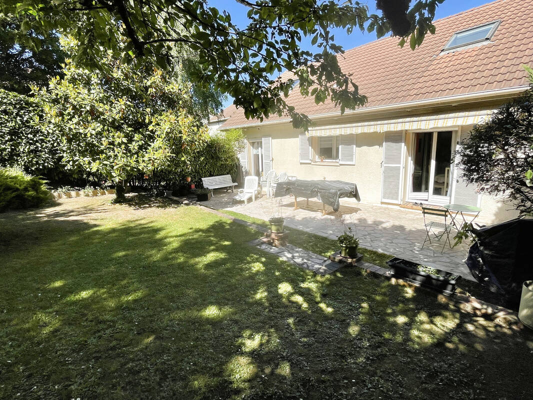 Maison à THIAIS