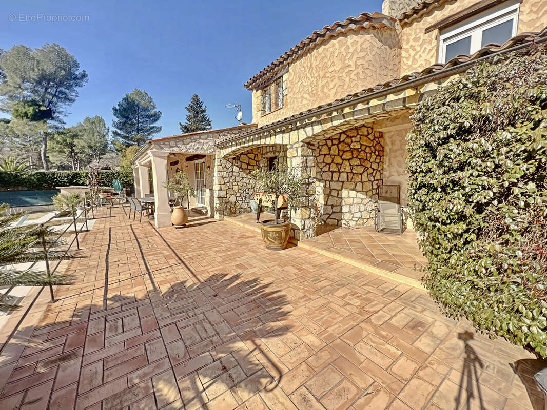 Maison à MOUANS-SARTOUX