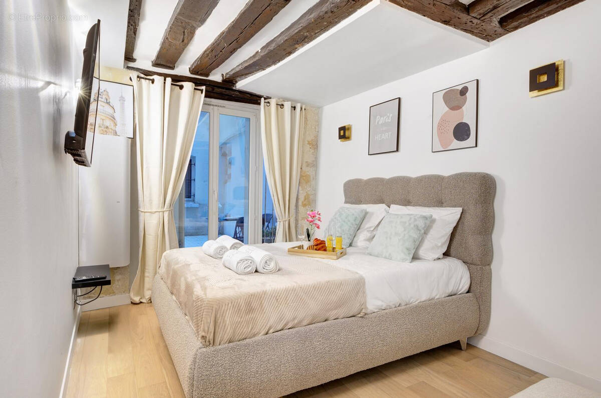 Appartement à PARIS-2E