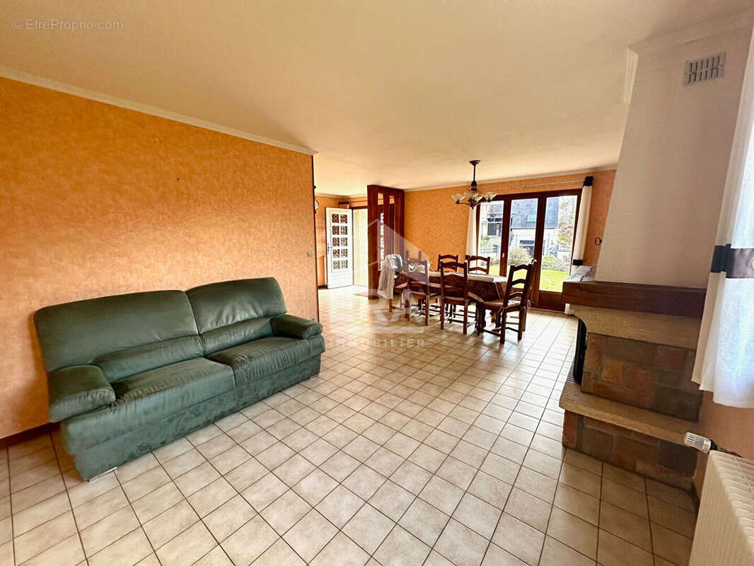 Maison à LE MESNIL-ESNARD