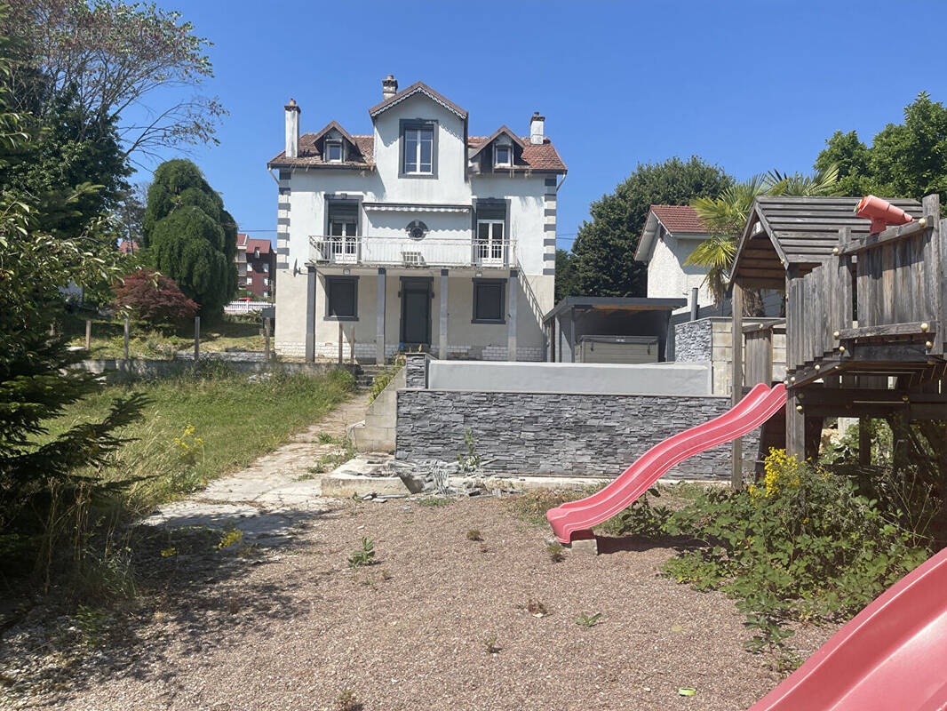 Maison à PONT-DE-ROIDE