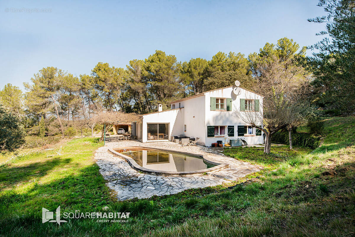 Photo 1 - Maison à ROGNES