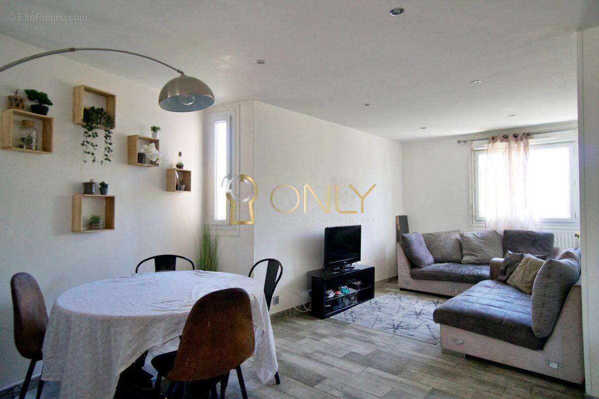 Appartement à SATHONAY-VILLAGE