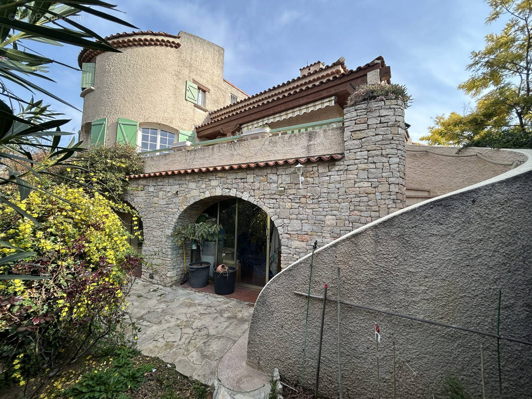 Maison à ROGNAC